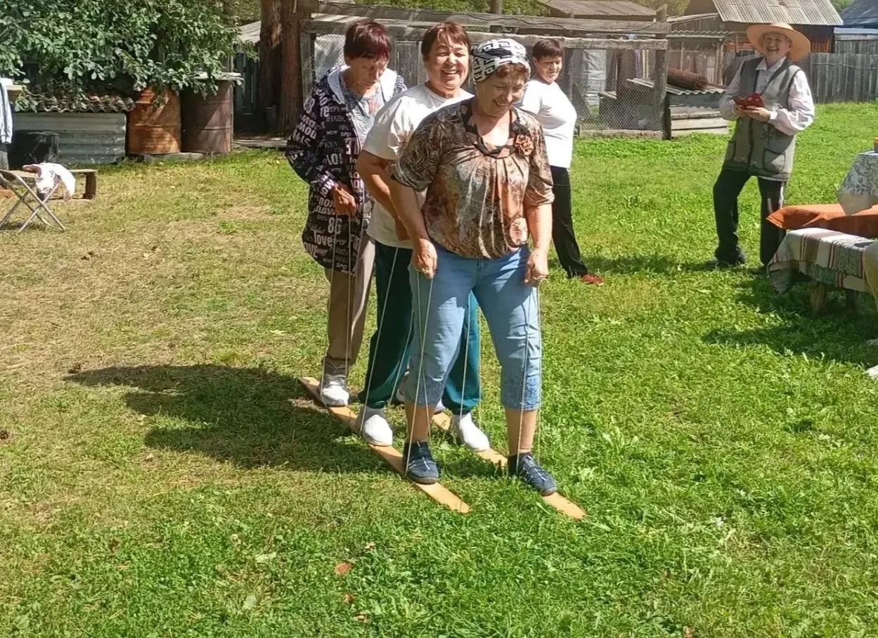 Спортивный праздник "Весёлые старты" на свежем воздухе для участников программы "Активн...