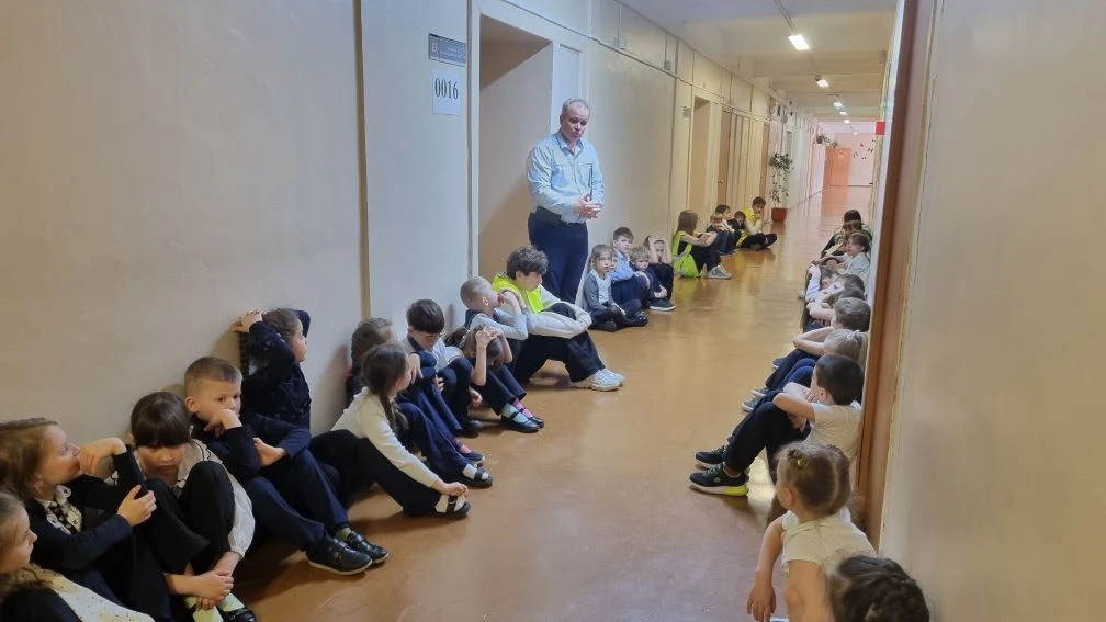 🛑  Учебно-тренировочная эвакуация при атаке БПЛА       В целях усиления антитеррористической безопас