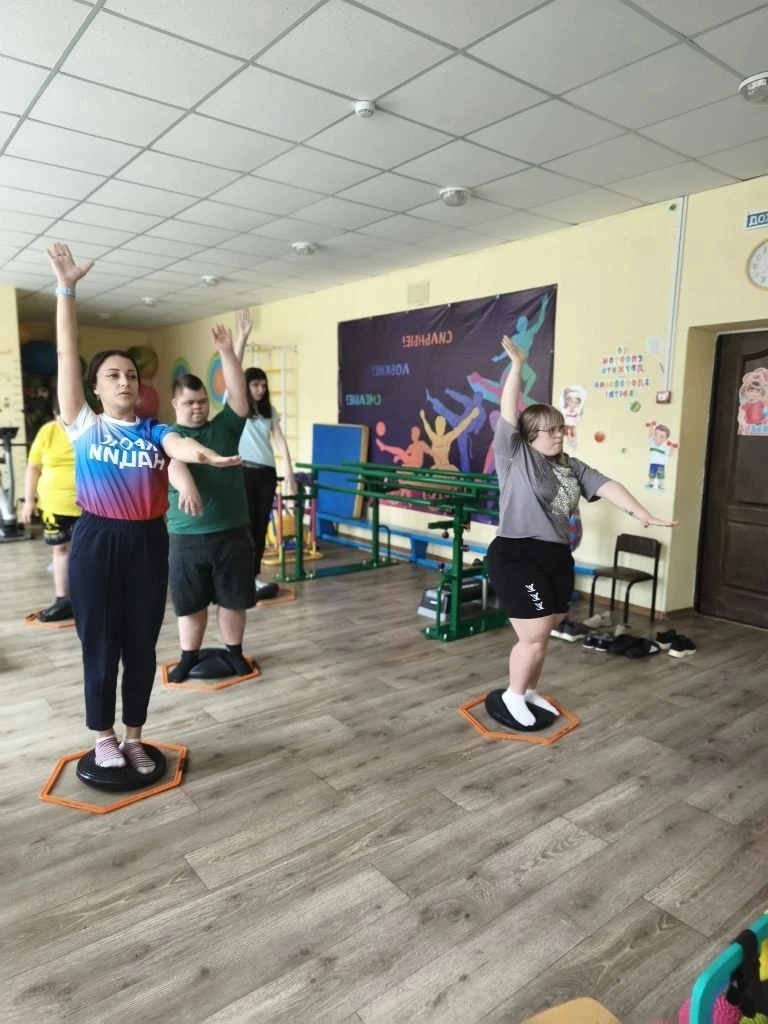 Групповое занятие ☺ развиваем координацию, равновесие  и ловкость☺