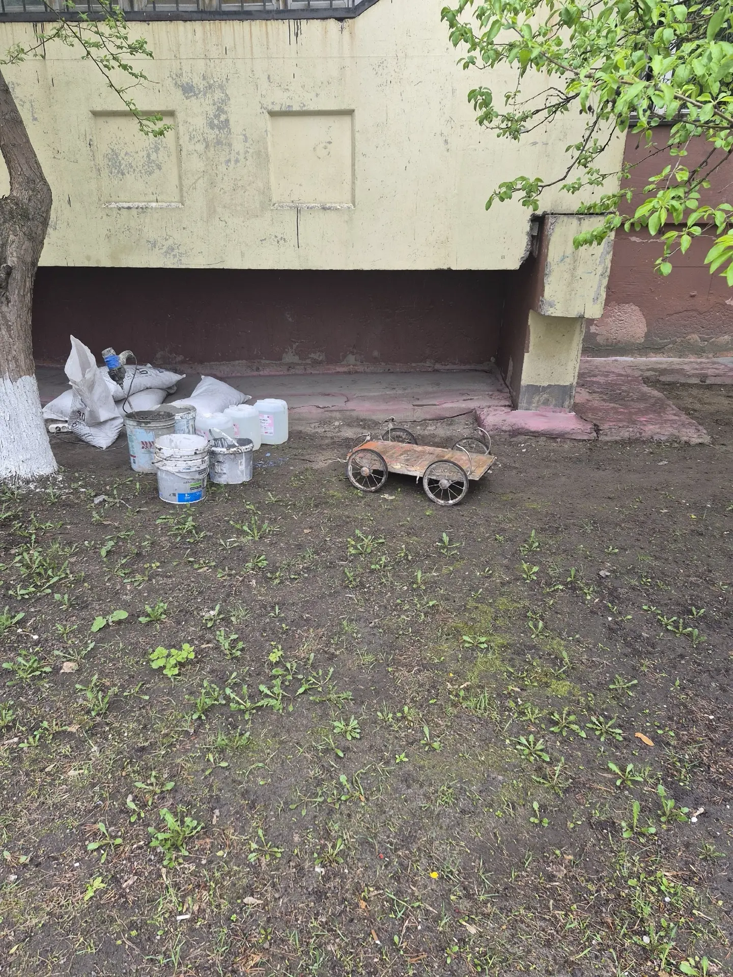 Здравствуйте жители города Тюмени. Хочется поделиться как управляющая компания УК БЛАГО. Плевала на 