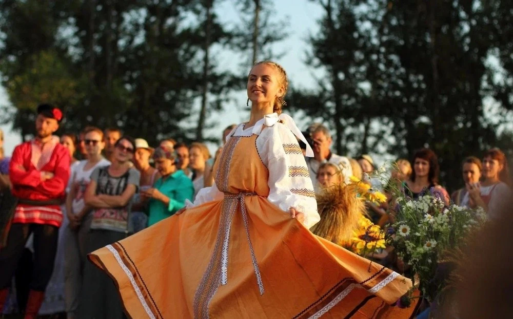 👑 Путешествие через века: фестиваль «НЕПОСТИЖИМЫЕ» в Центральном парке