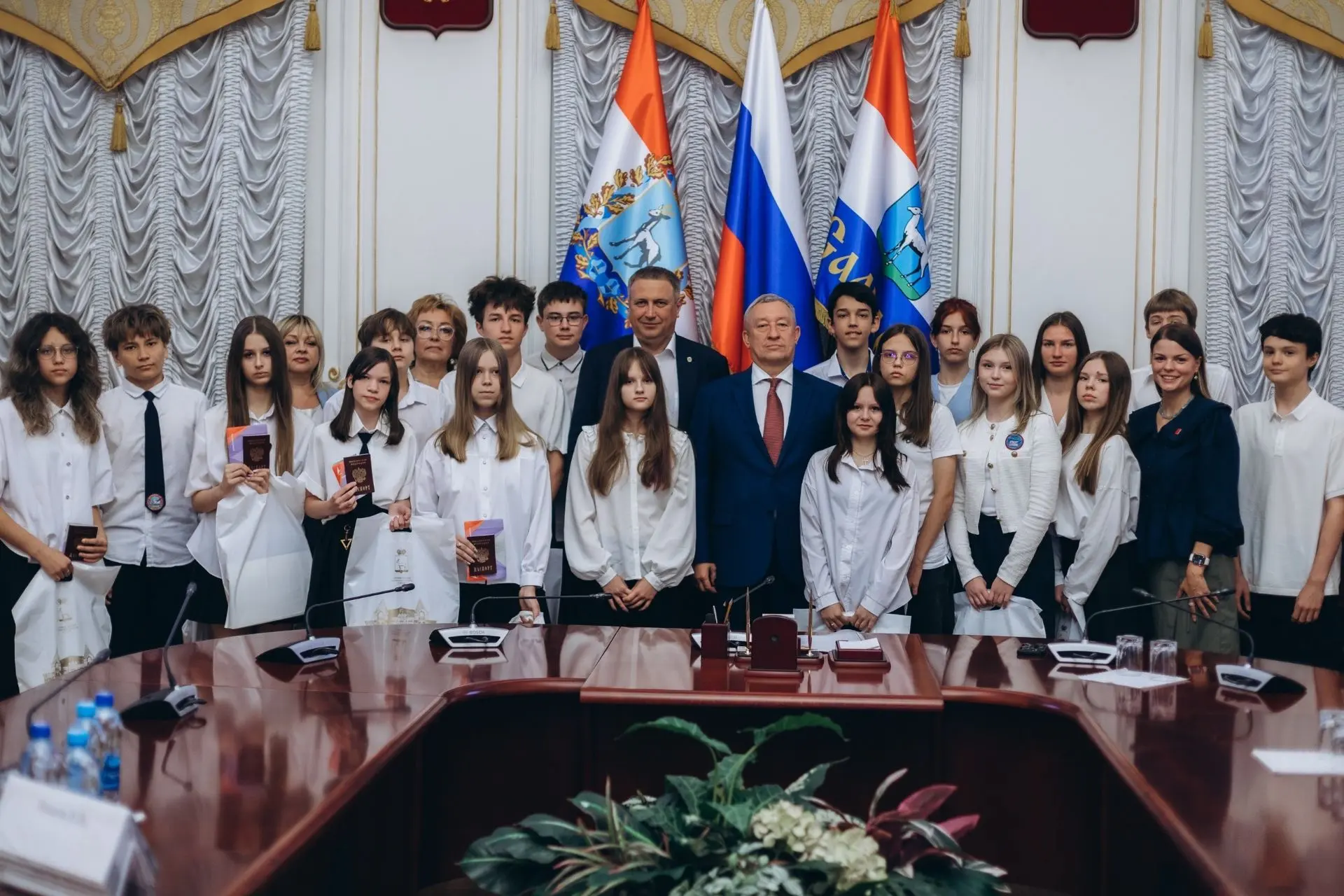 🎉 Торжественное вручение паспортов в Администрации Самары

11 июня 2026 года в Администрации городс
