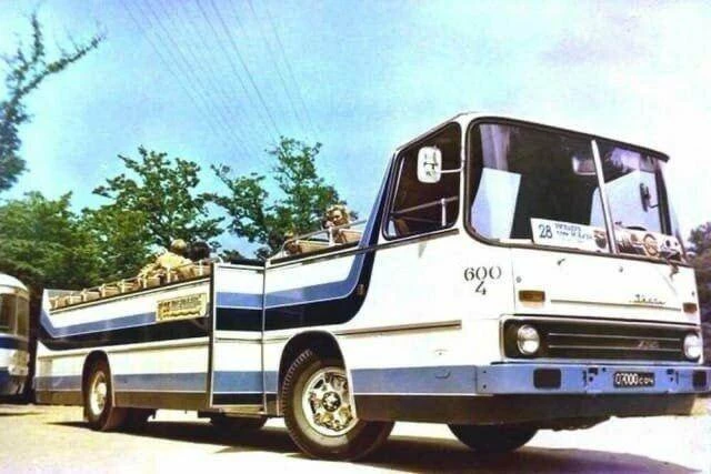 Сочинский автобус-кабриолет, 1983 год.