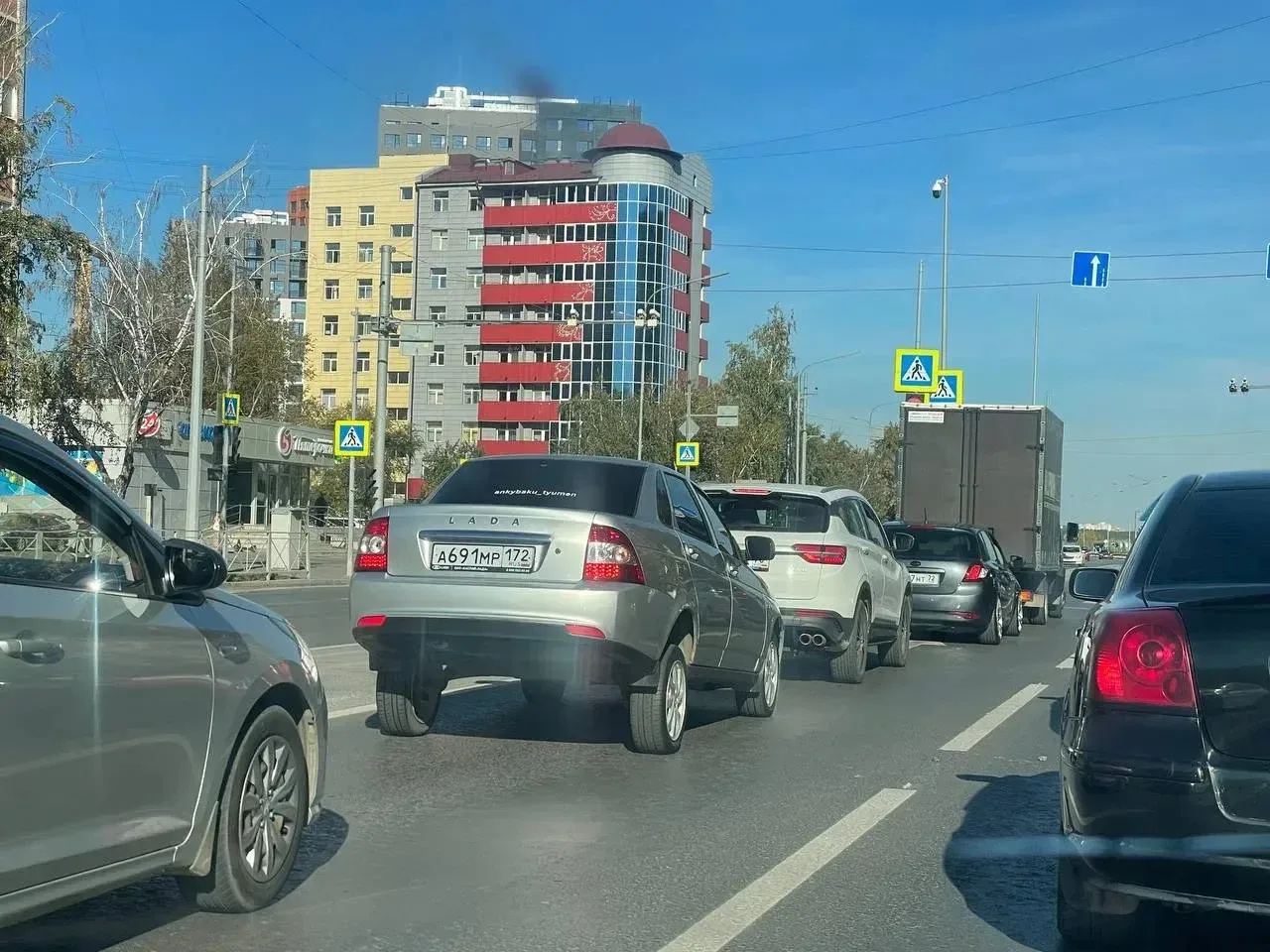 Замечен в Тюмени. Это модно или что это вообще значит?