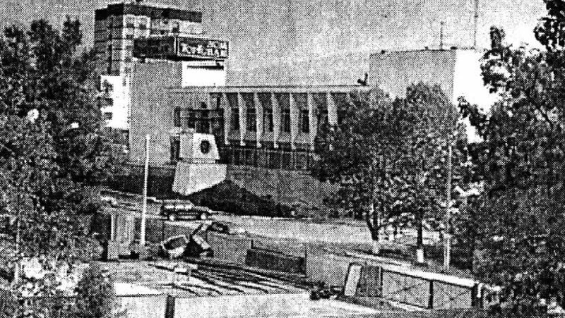 Очереди на ярмарке и спорная стройка: о чем писали «Губернские ведомости» в октябре 200...