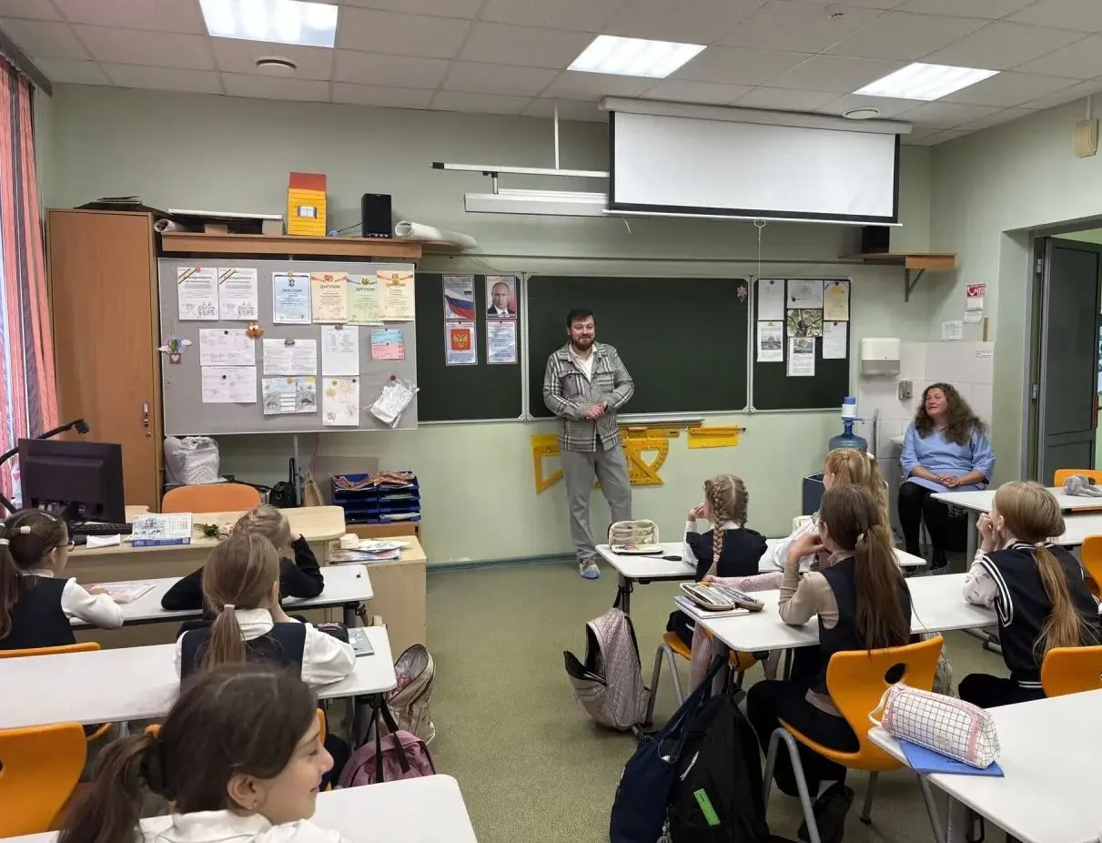 Транспортные полицейские и общественники Перми провели серию профилактических встреч со...