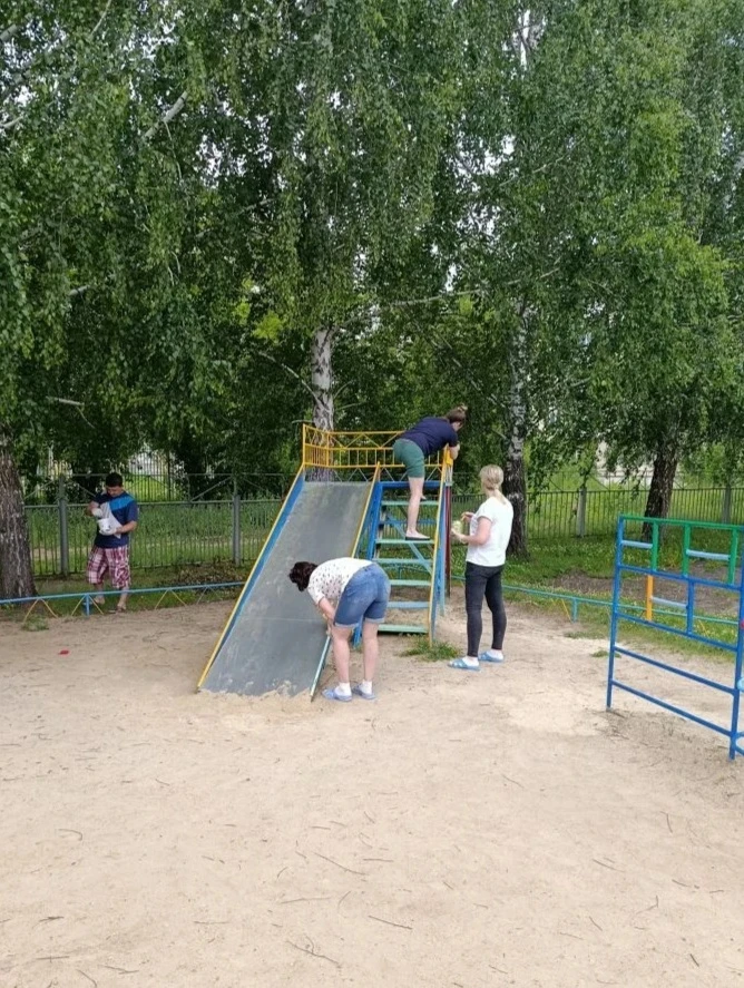 СПАСИБО!
Выражаем искреннюю благодарность родителям старшей группы за активное участие в благоустрой