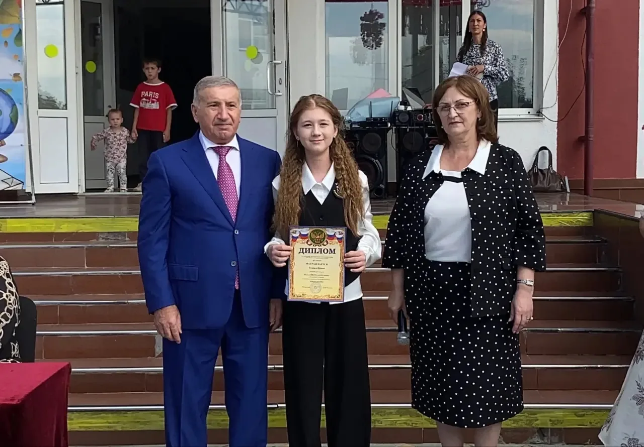🎓️В Баксанском районе состоялись торжественные линейки, посвященные Дню знаний и Дню г...