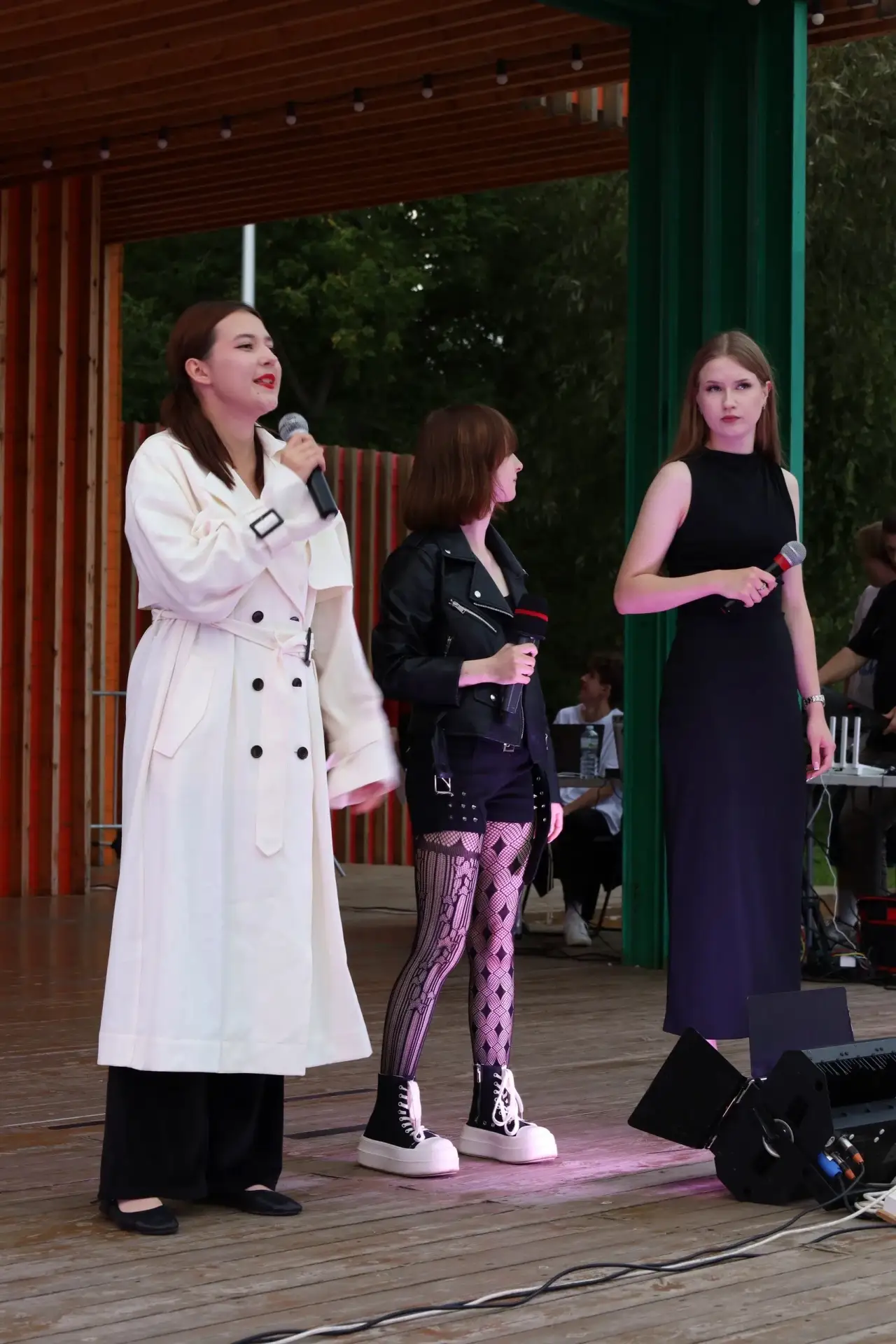 Команда КВН «Russian Girls» из НГЛУ вошла в число призеров Летнего кубка КВН – 2026!