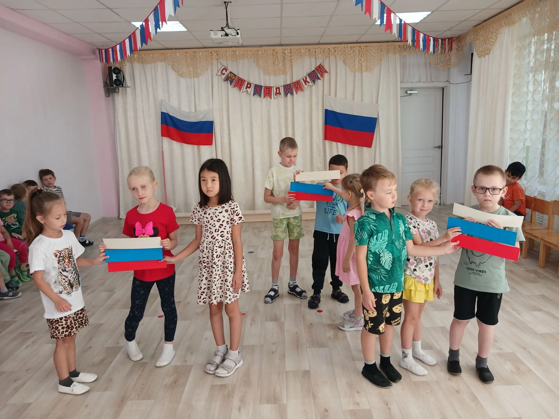 Гордо рею я на мачте корабля,