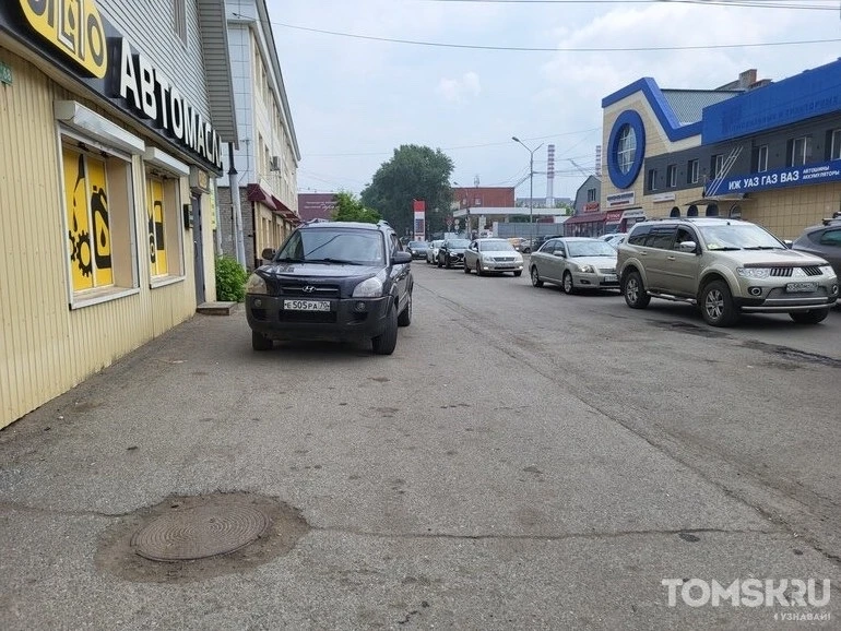 🚗 Мастера томской парковки: новые «мусорные» нарушители или скрытая угроза