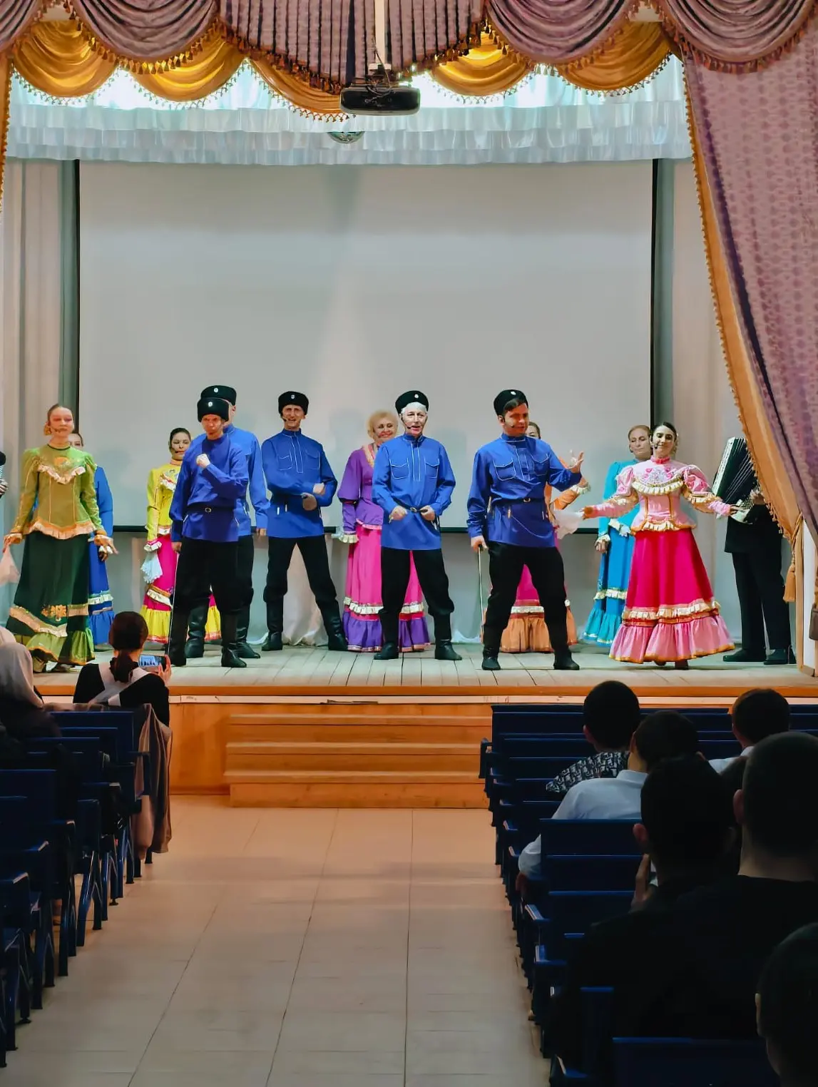 🎭 Государственный Кизлярский Терский ансамбль казачьей песни имени Ю.А. Сахарова выступил в Тарумов