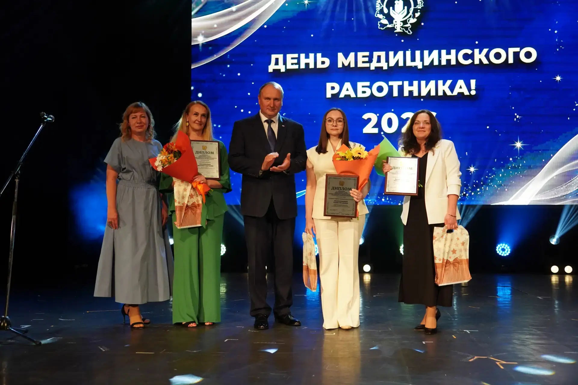 🎉 Лучший по профессии!!!

👍 На прошедшей неделе в Кировском театре кукол состоялся торжественный в