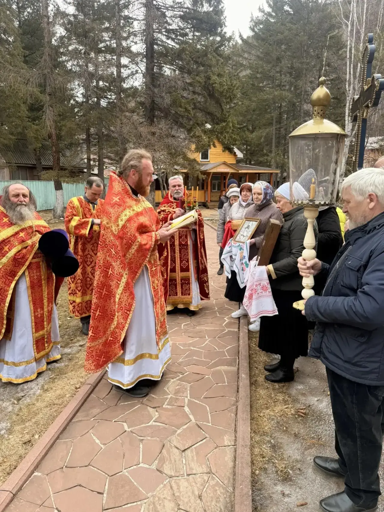 Христос Воскресе!  На Светлой седмице в Первом Иркутском районном благочинии прошли традиционные соб