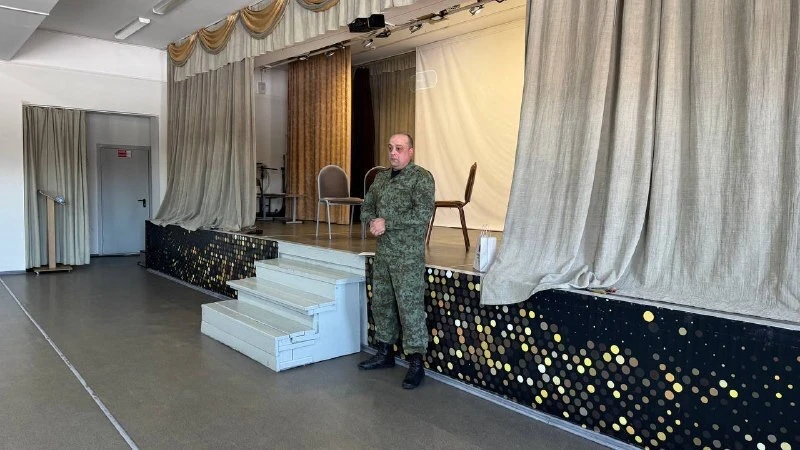 Встреча восьмиклассников с представителем ФСБ: говорим об интернет‑безопасности. В понедельник ,в на