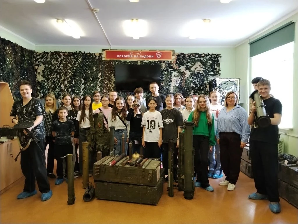Учащиеся 7 «А» класса побывали на уникальной экспозиции «Музей на ладони», развернутой на базе МБУ Д
