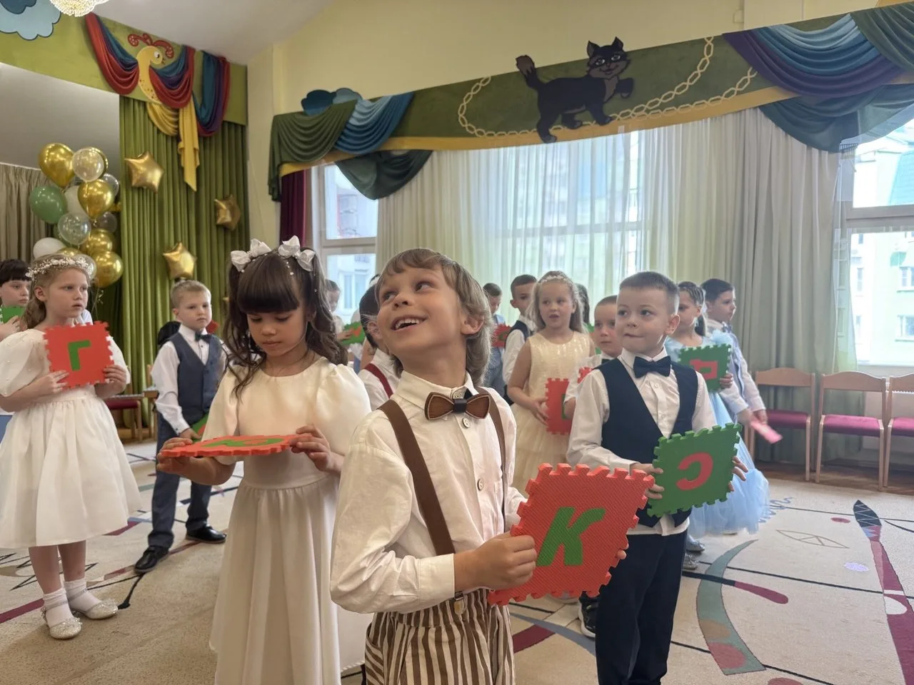 🎓 До свидания, «Кот учёный» — здравствуй, новая глава!  🦉 В садике «Лукоморье» прошёл выпускной в гр