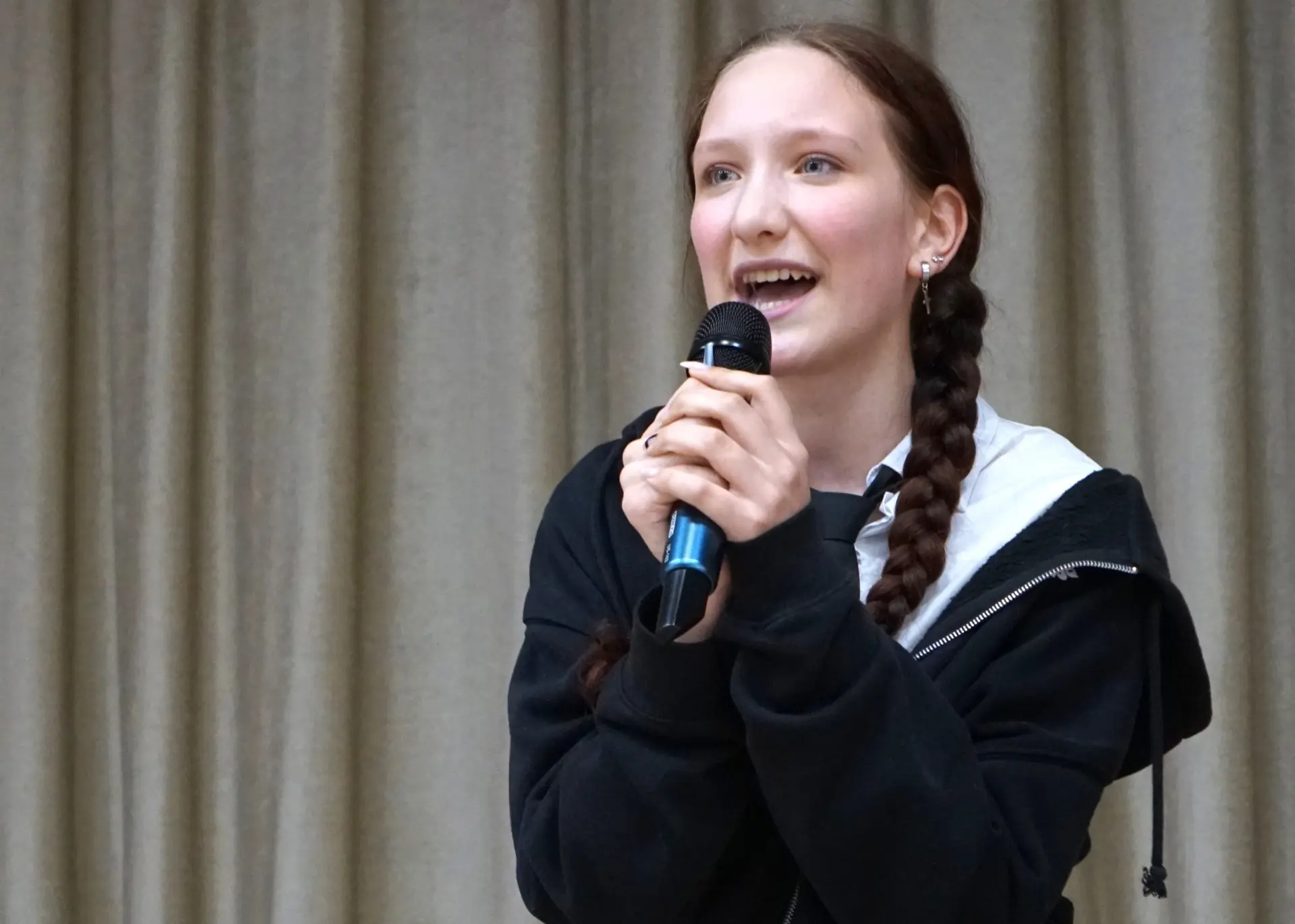 🎤 Фестиваль «Школьная весна» в Корпусе 1: место, где рождаются открытия  На прошлой неделе наша сцен