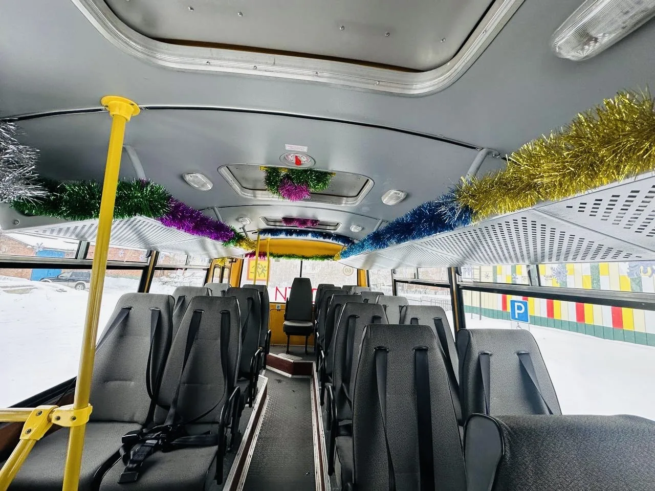🚌🎄 Наш новогодний автобус и волшебный водитель!  А вы знали, что новогоднее чудо может ждать не толь