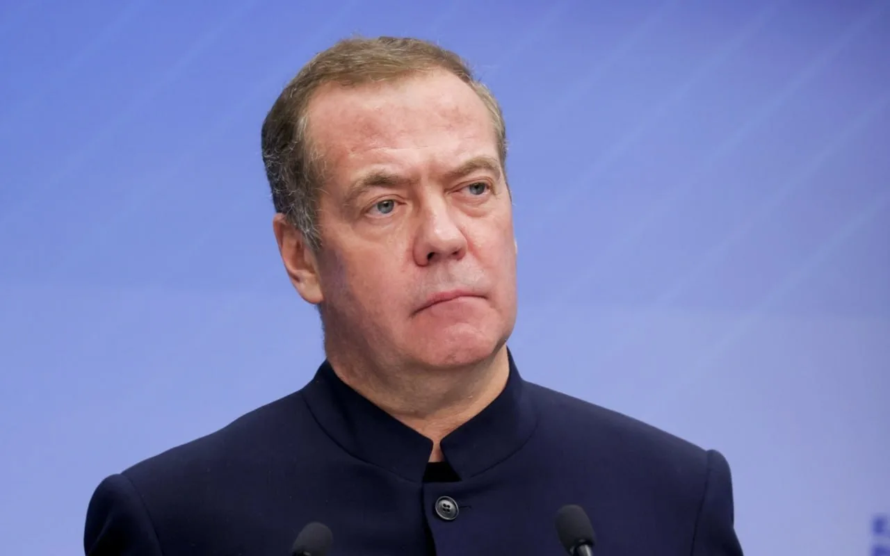 Президент Финляндии реальный дебил, урод и дурак — Медведев