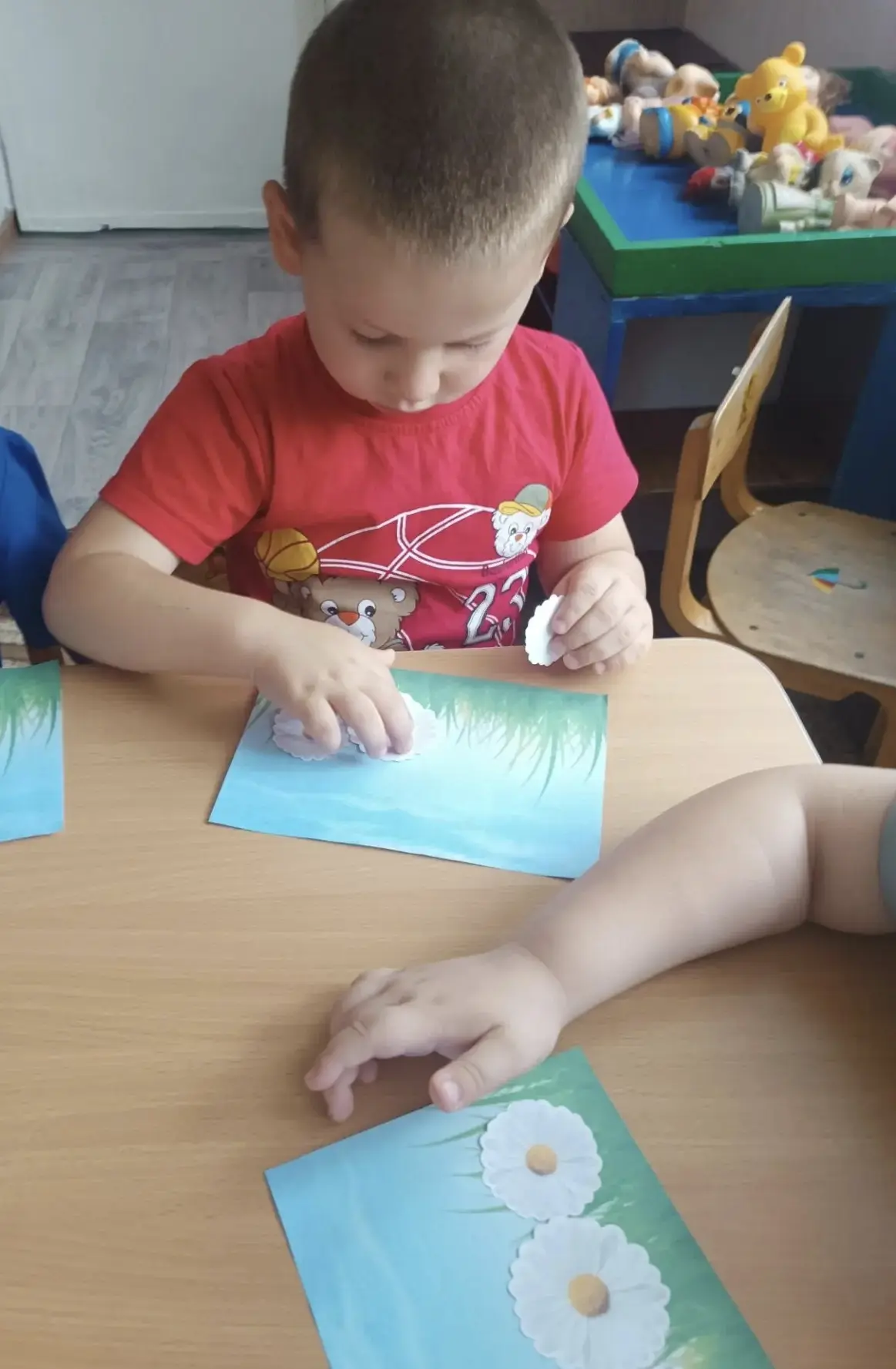 🌼 В детском саду отметили День ромашки 

Сегодняшний тематический день был посвящен одному из самых