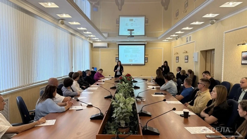 🗳 В Брянске перед выборами прошли обучение наблюдатели ЦОН