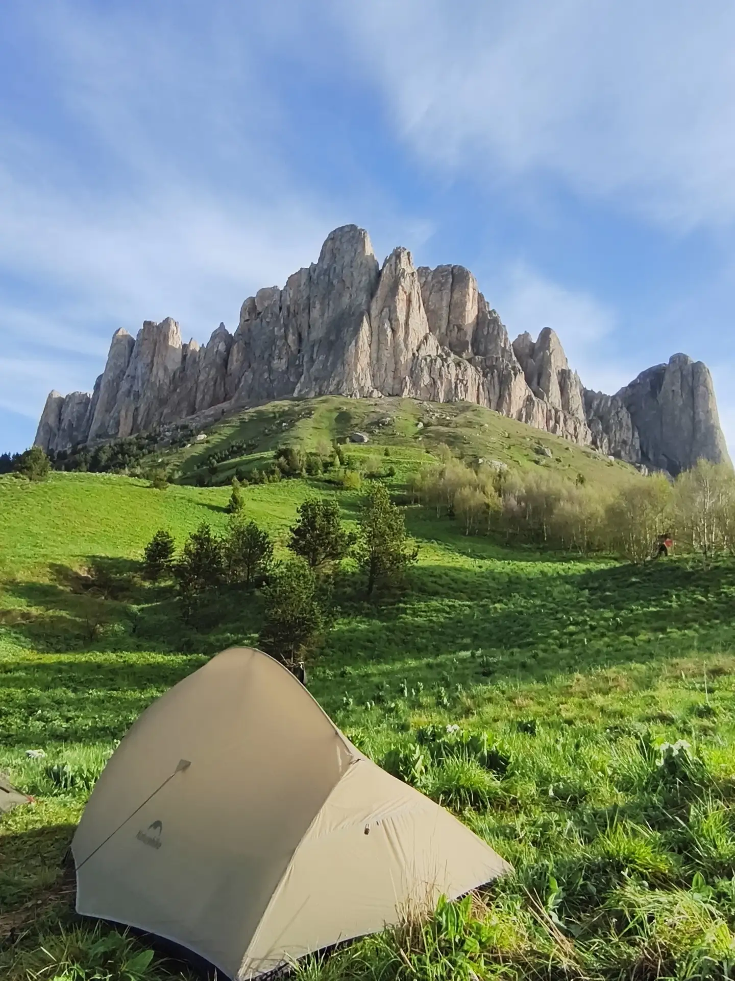 Как мы провели три дня в горах

🏕 Отмечали День России в походе на Большой Тхач, это в районе Адыге