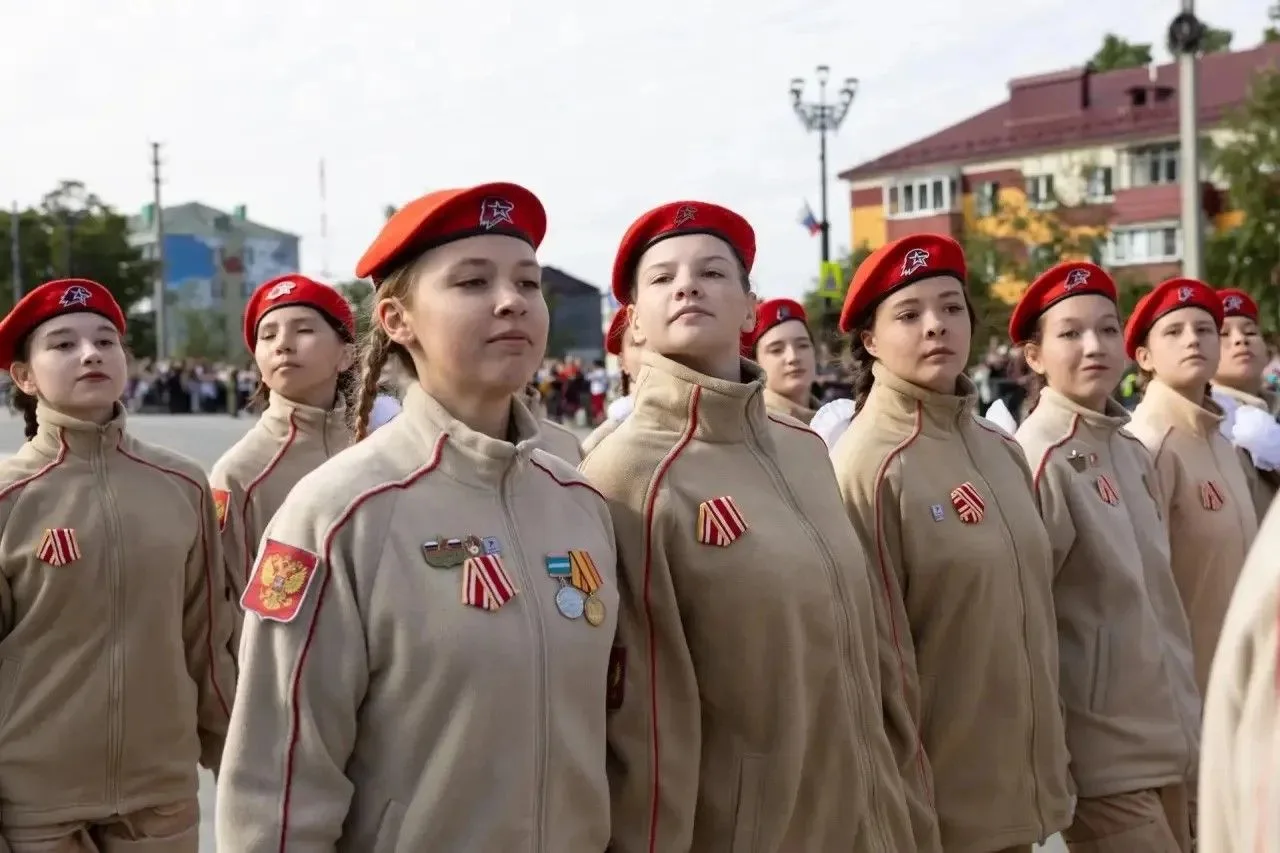Юнармейцы МАОУ СОШ № 31 города Южно-Сахалинска  приняли участие  в параде , посвященном...