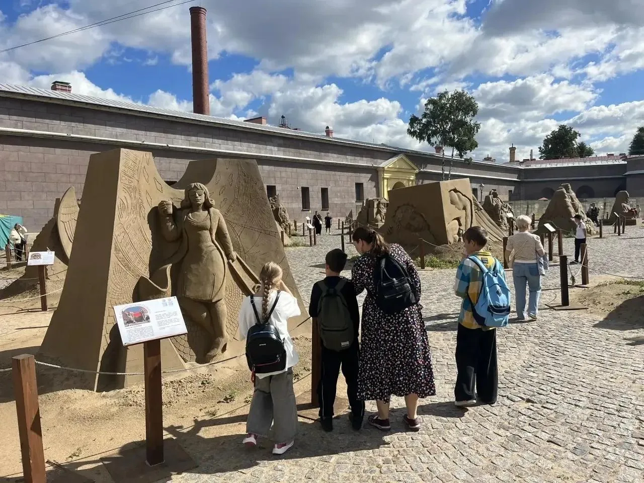 Новости культуры Питера. В Петропавловской крепости проходит фестиваль песчаной скульпт...