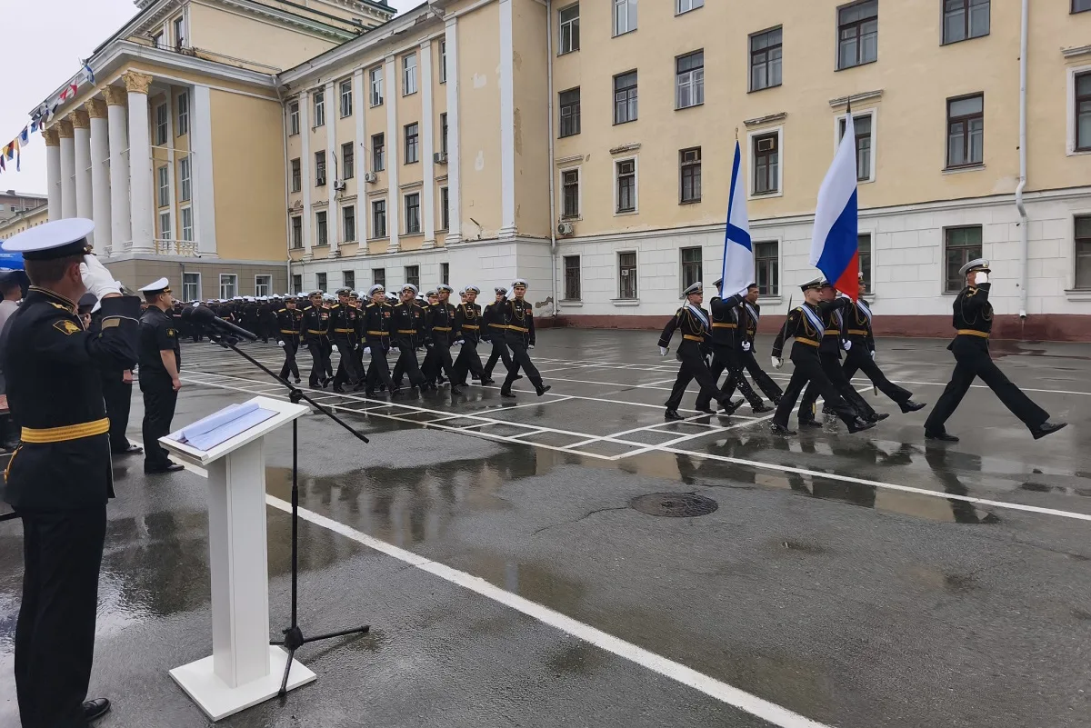 Первокурсники Тихоокеанского высшего военно-морского училища приняли Военную присягу