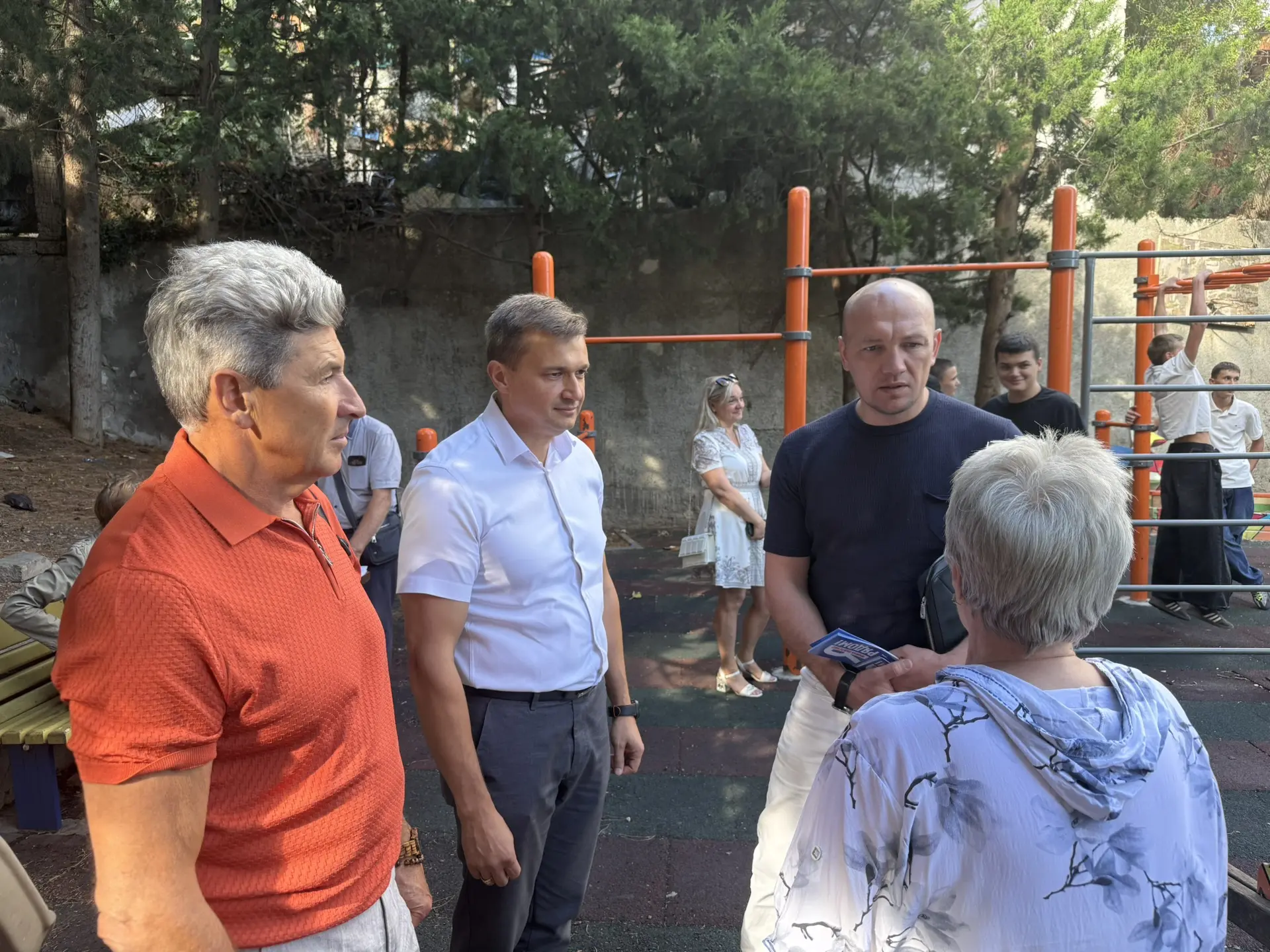 🚀Продолжаем подомовые обходы жителей муниципалитета. Сегодня пообщались с ялтинцами вм...