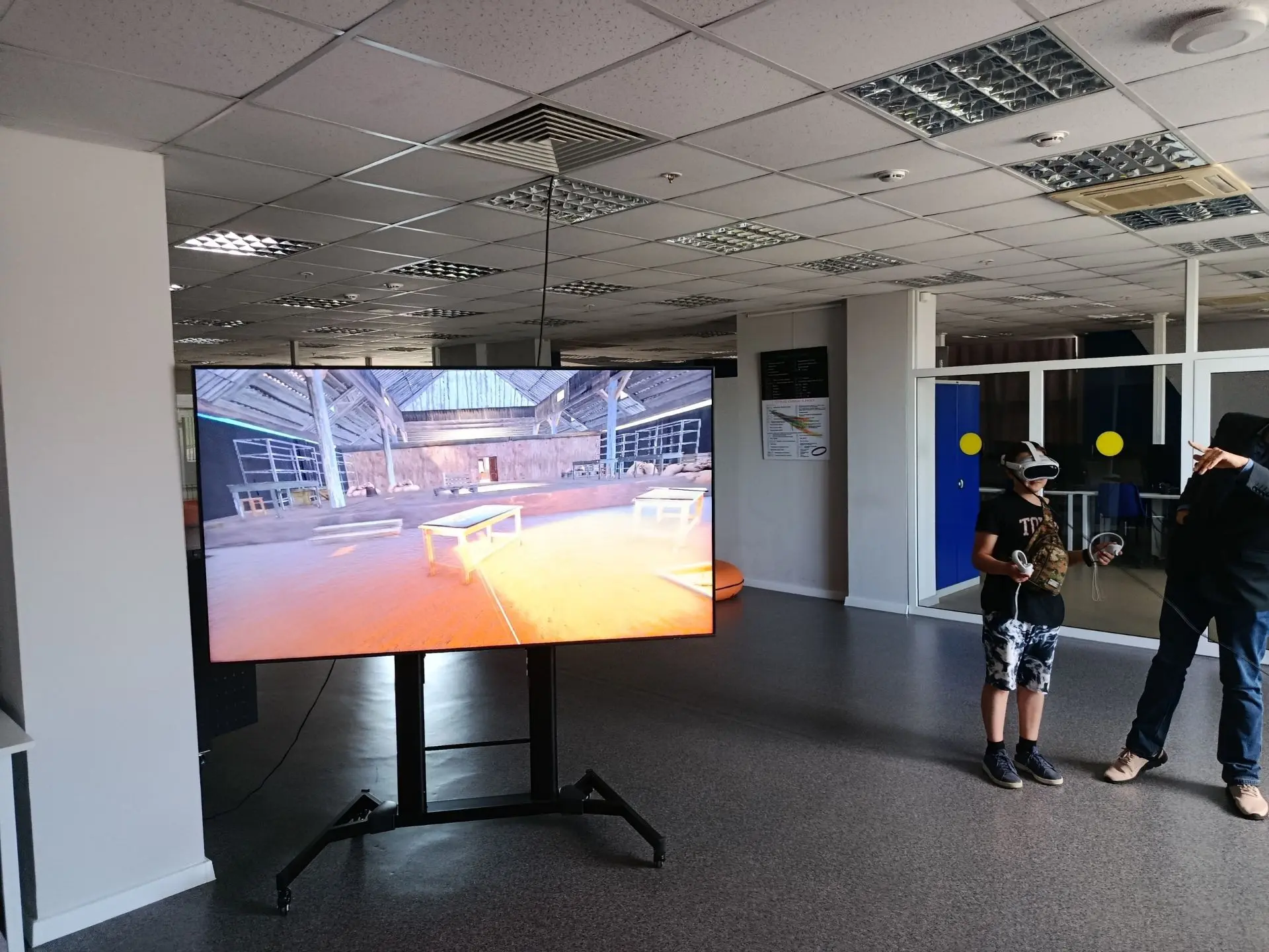 Не просто фильм, а целая интерактивная VR-экскурсия по Тальцинскому стекольному заводу совсем скоро 