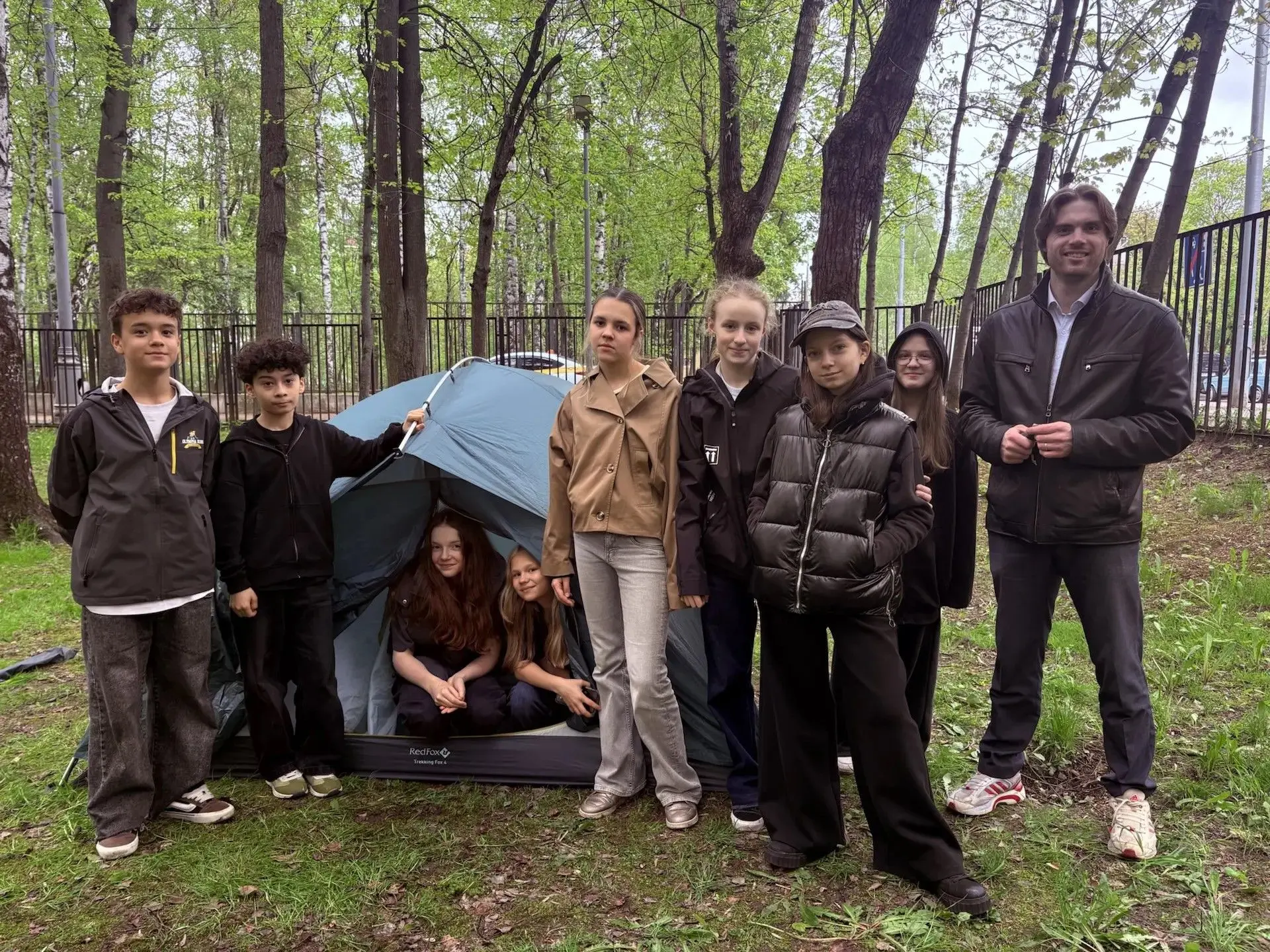 ☀Туризм, команда и первые шаги к большим приключениям!   🍃В преддверии Дня Победы, команда учеников 