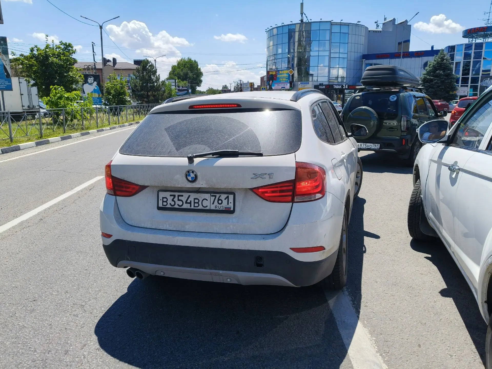 Приехала с Ростова(с её слов) и залезла без очереди.  Когда уже начнут вводить ответств...