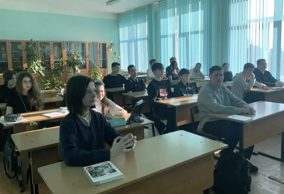 В рамках профориентационного занятия «Россия здоровая: Медицина и фармацевтика» курса «Россия — мои 