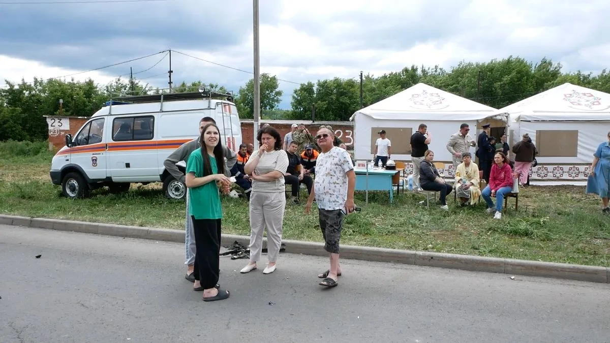 Нижнекамск подвергся массированной атаке БПЛА. Один из беспилотников попал в жилой дом.

Состояние у