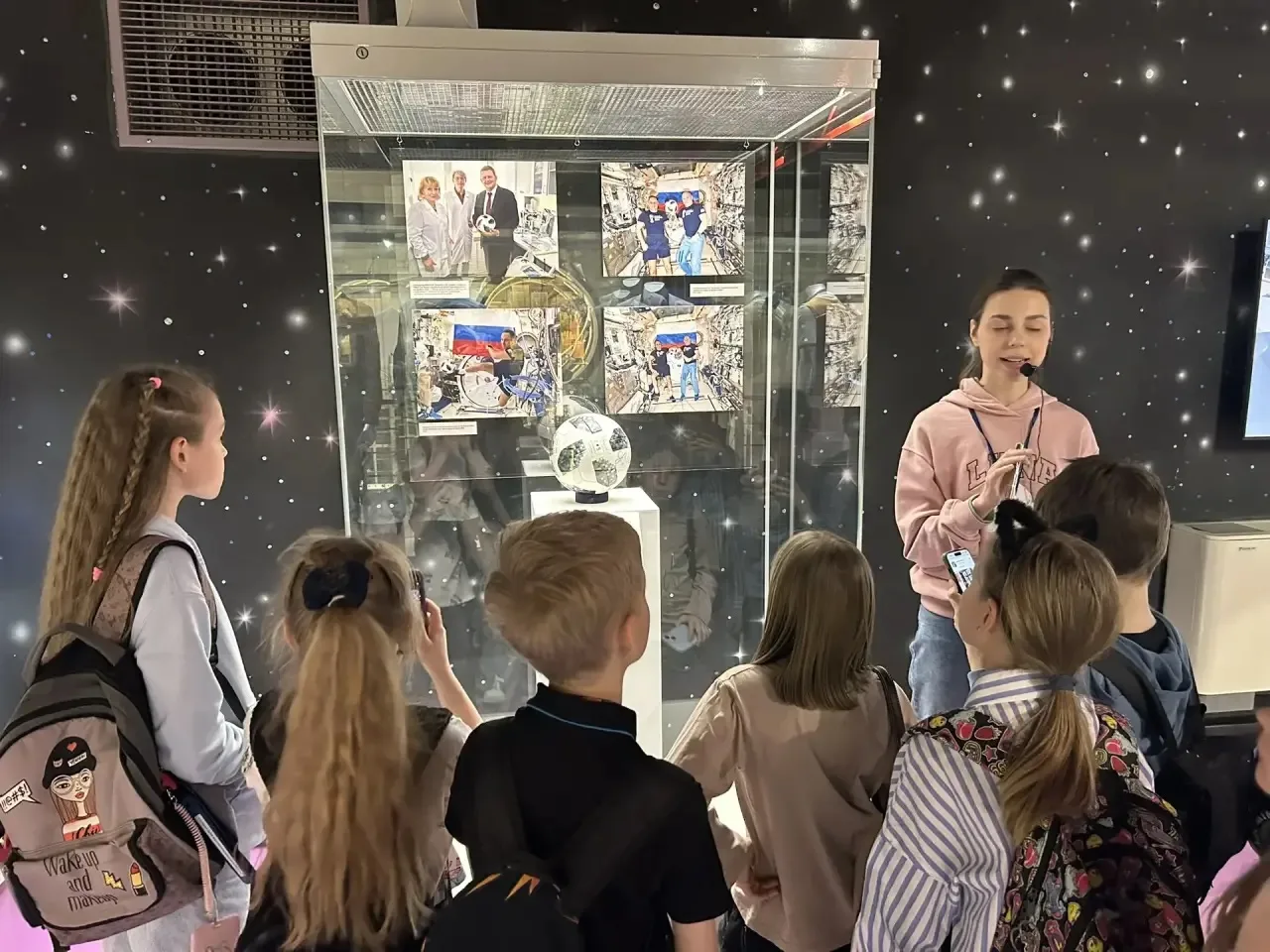 Путешествие в космос🚀  Наши юные космонавты из 3«Л» класса отправились в интерактивное приключение п
