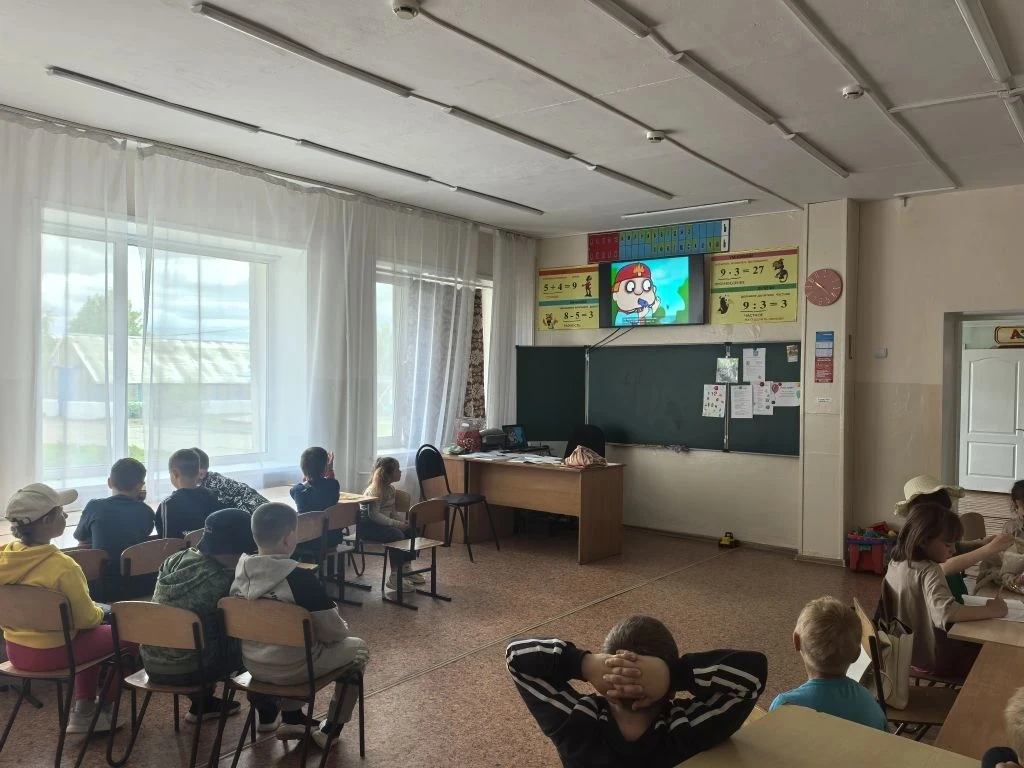 Третий день в лагере МОАУ СОШ № 2 с. Возжаевки: Безопасность на первом месте! 🚦