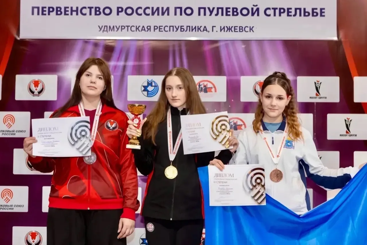 Ева Мелентьева, 15 лет, победила на Всероссийских соревнованиях по пулевой стрельбе в олимпийском уп