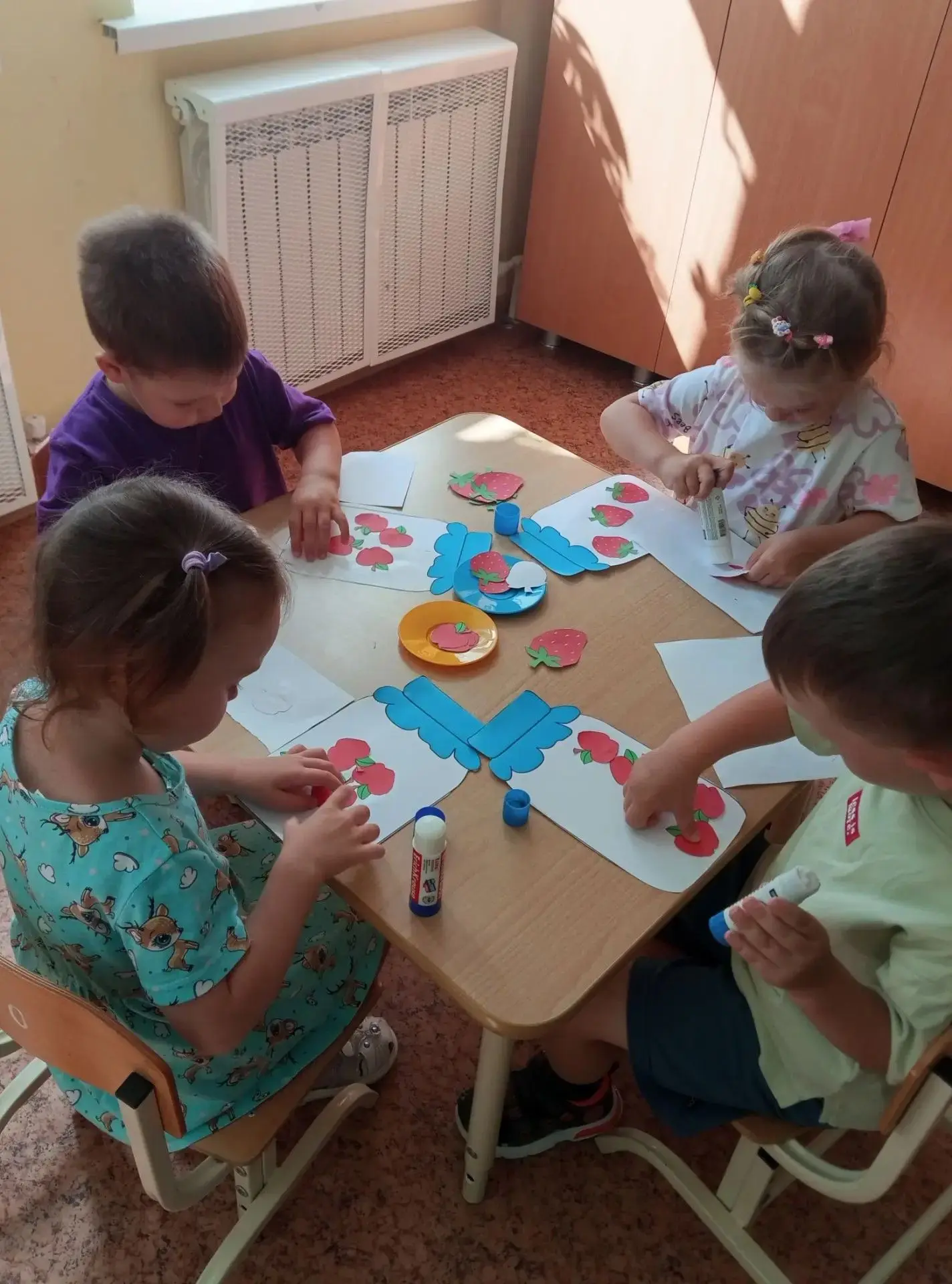 Сегодня у наших малышей👧👶 прошел удивительный, сладкий😋 и очень полезный тематический день — «Ден