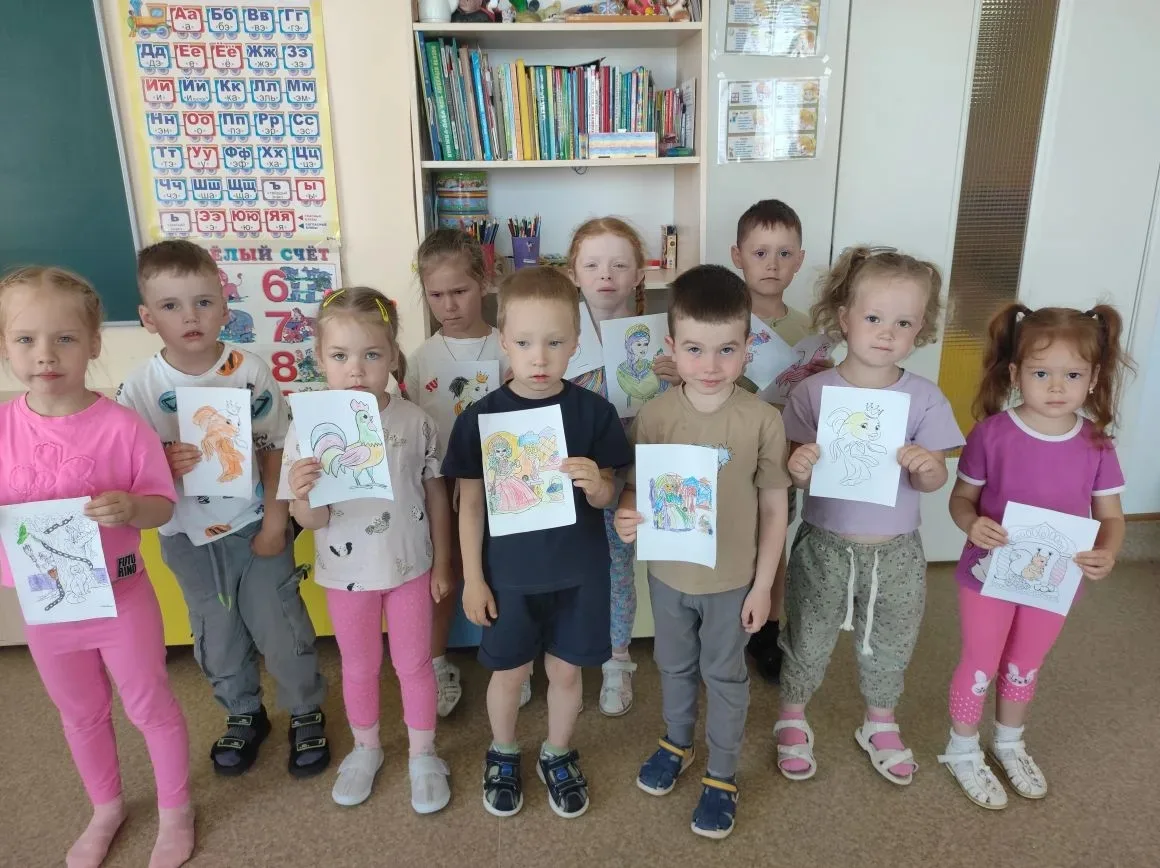 Сказочный мир Александра Сергеевича!

Наши юные художники погрузились в волшебный мир сказок Пушкина