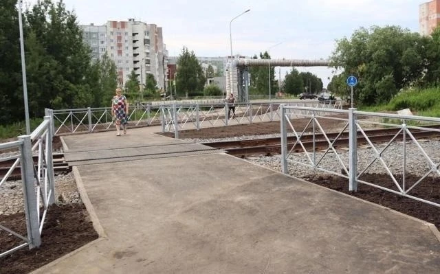 ⚡В Северодвинске благоустроят территорию рядом с пешеходным переходом через железнодоро...