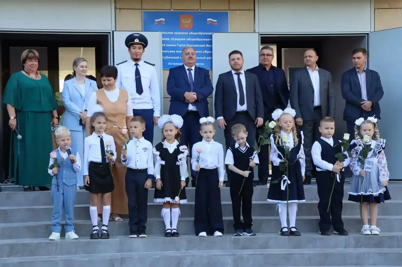 🎉 Тепло и душевно прошла наша торжественная линейка, посвящённая Дню Знаний и Году еди...