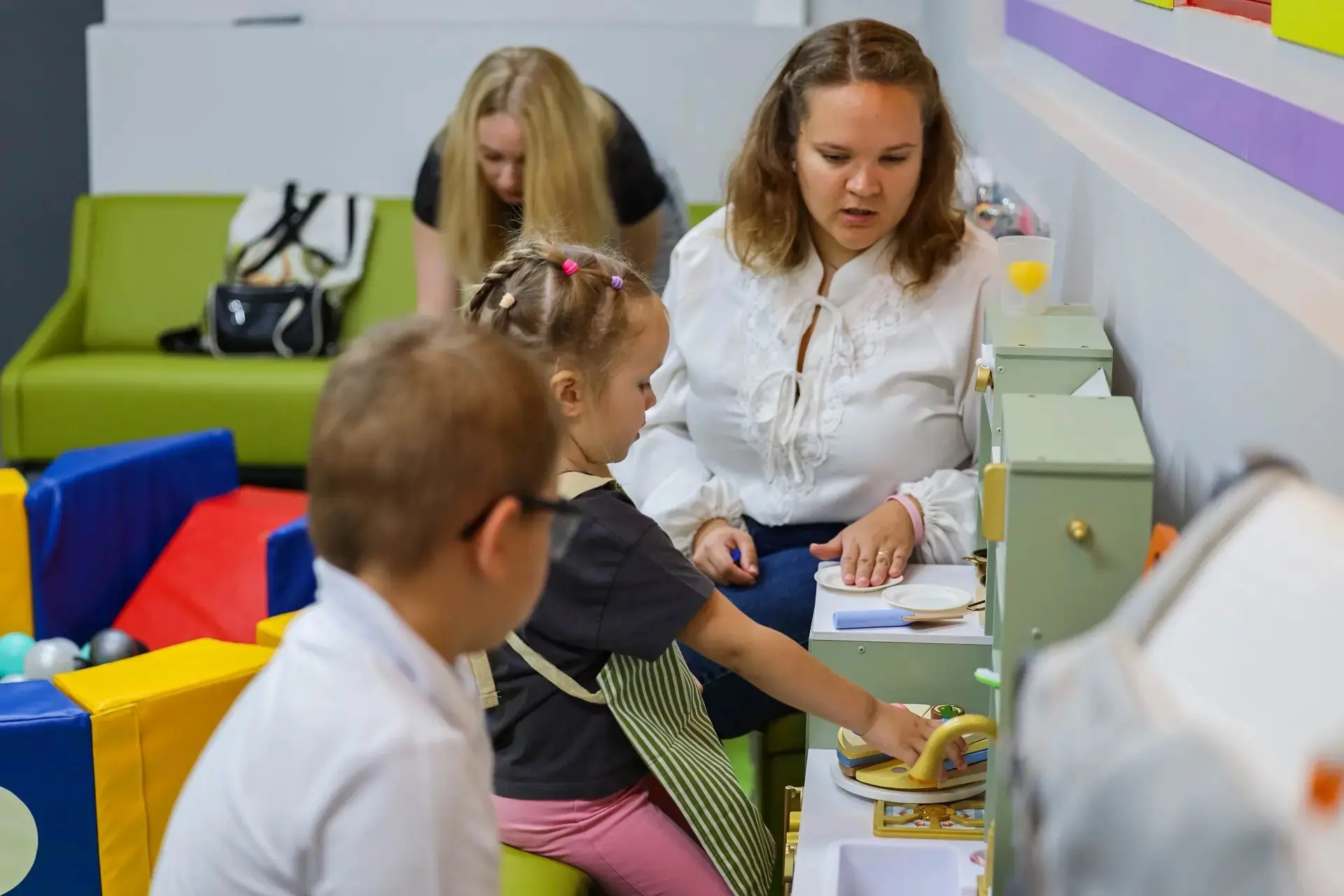 В Тихвине появилось новое пространство для молодых семей — «Скворечник».