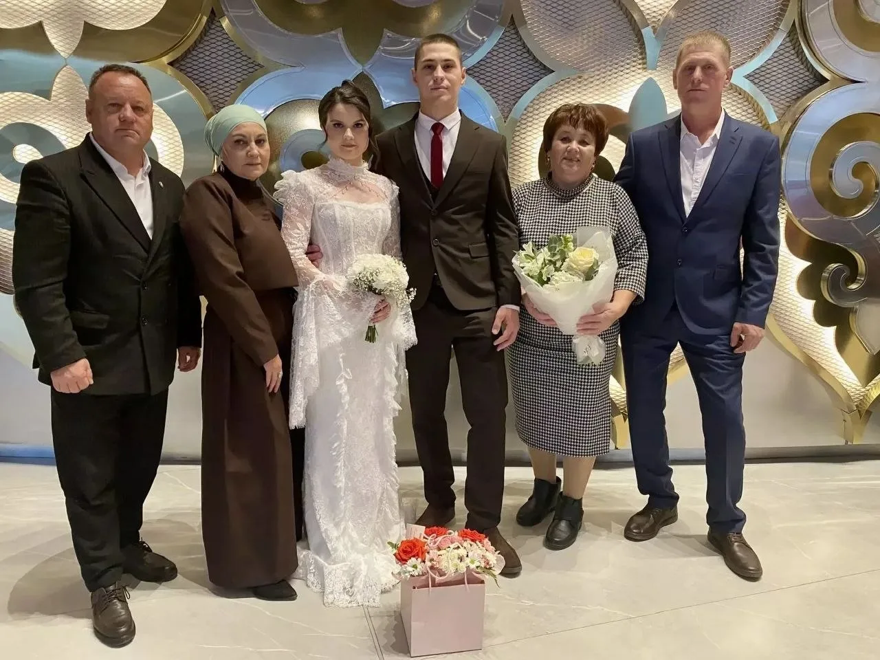 💍 Молодожёны из Кукморского района поженились на массовой церемонии в Казани