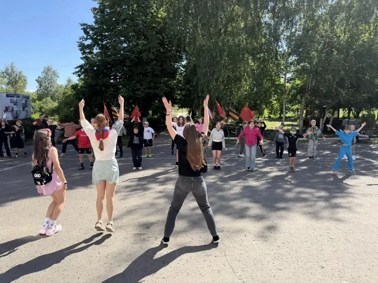 ☀️ Ура! Наш лагерь официально открыт! 

Сегодня «Факел» зажёг своё первое летнее пламя — яркое, тёпл