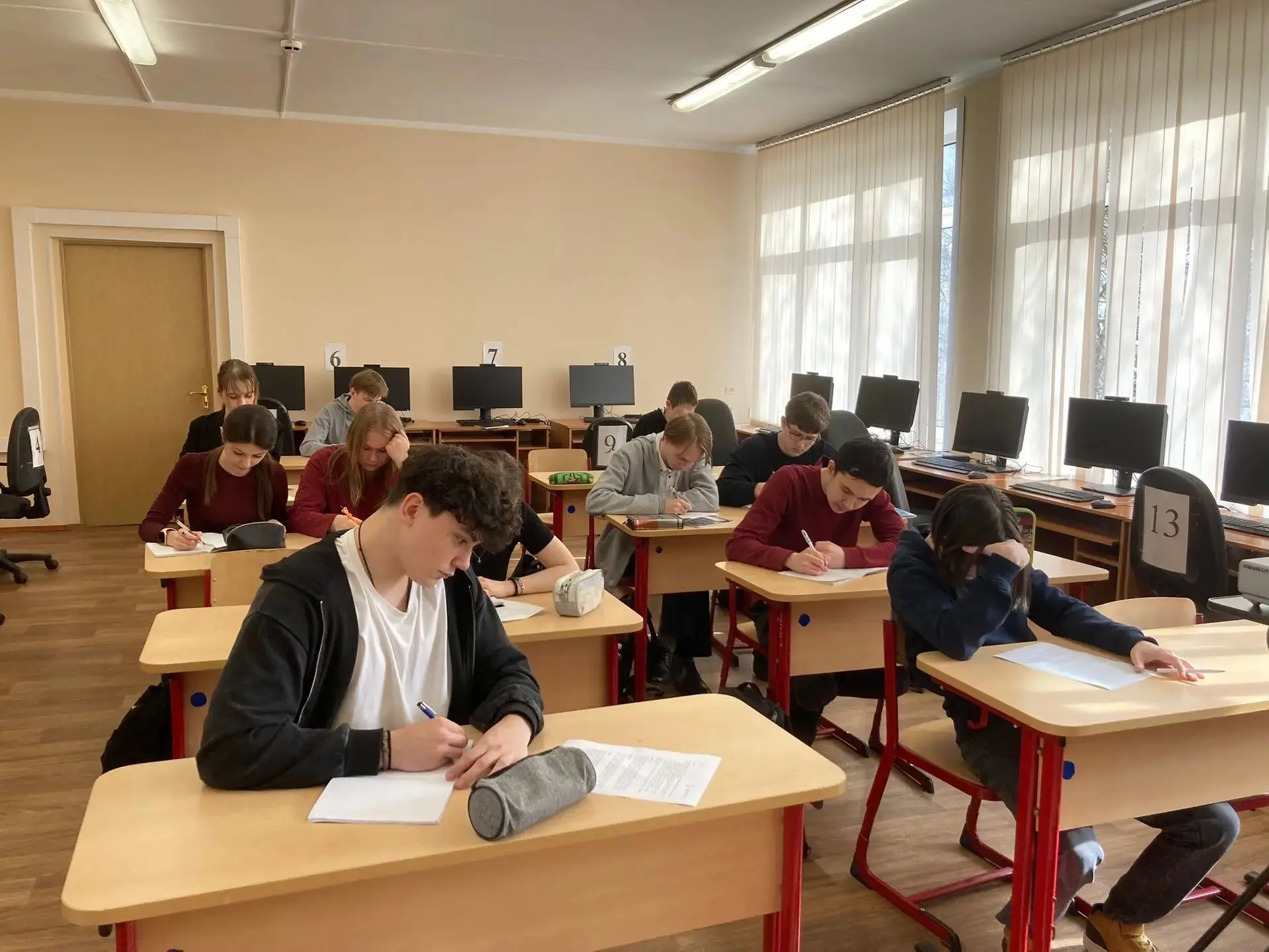 🧑‍💻Обучающиеся 10 «В» ИТ – класса продолжают участие в интеллектуальном турнире «Кибер-бой» 2025-202