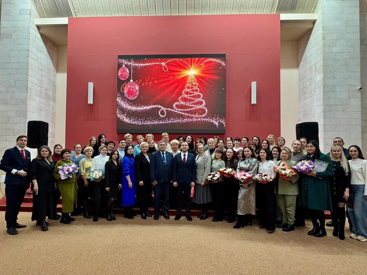 Уважаемый Салават Вилсамович! 
Коллектив ГБУЗ РБ ГКБ №5 г. Уфа от всей души поздравляет Вас с с Днем