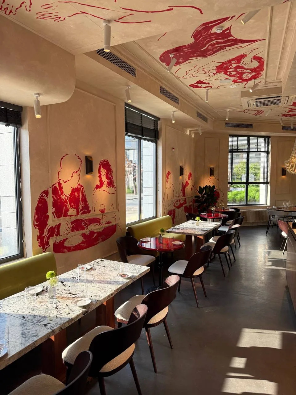 Новое стильное бистро на Петроградке 🍴

Заглянули с подружками в новый проект на набережной Карповк