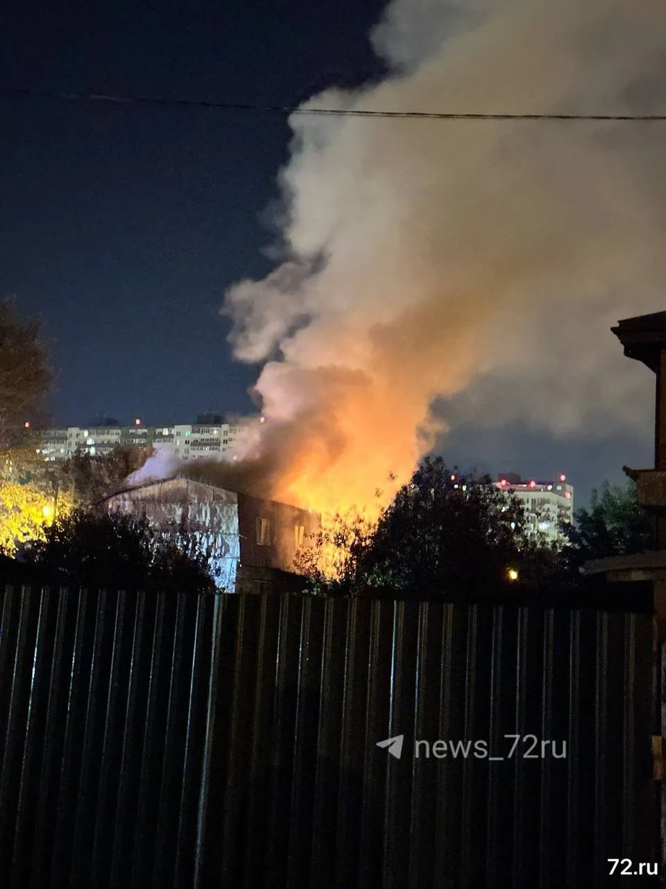 В Тюмени произошел пожар в доме на улице Сосьвинской.